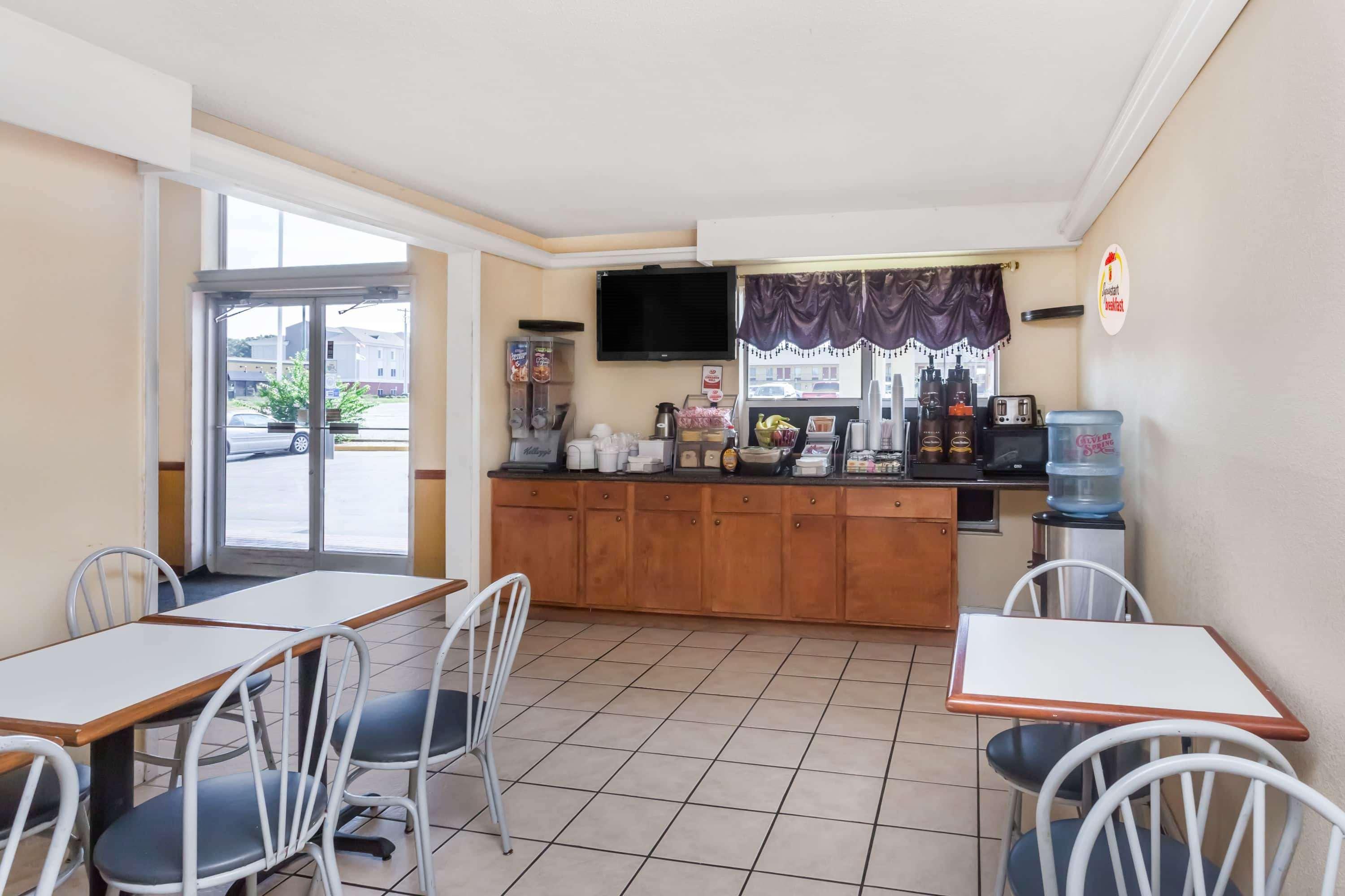 Super 8 By Wyndham Athens Hotel Luaran gambar